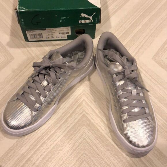 Puma Basket Classic Holographic Silver Sneakers - Size 4 1/2 - Picture 1 of 7
